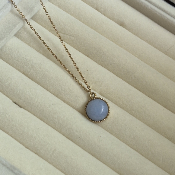 Elegant 18k GP and Blue Pendant Necklace - Picture 2 of 6